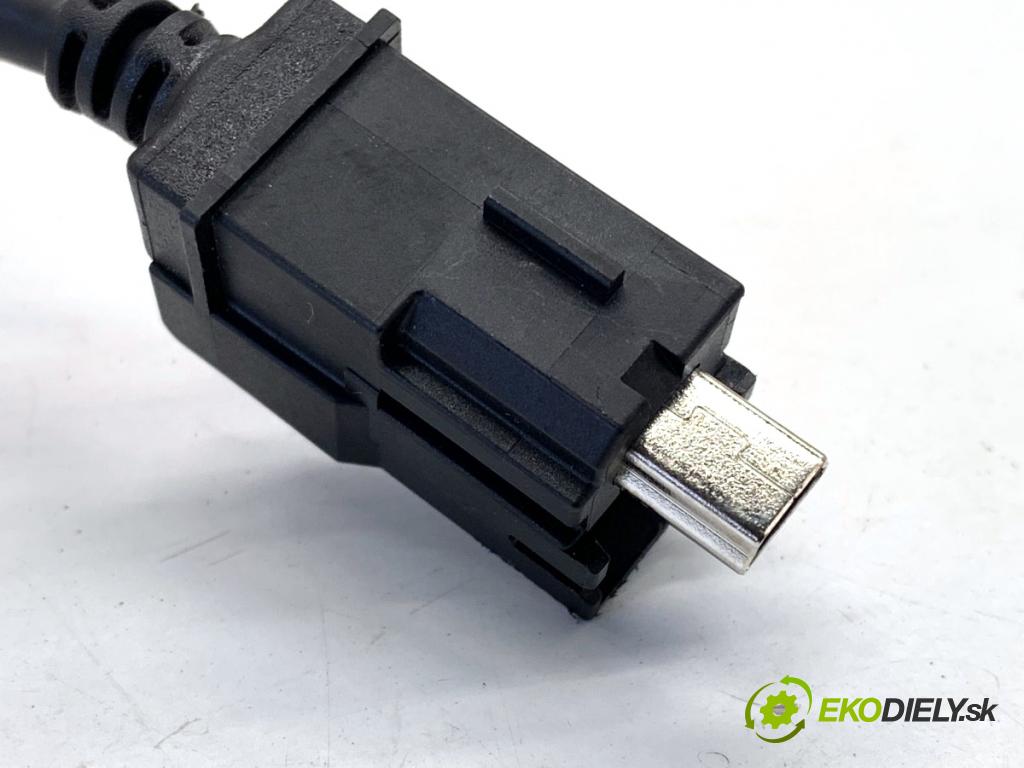 FORD MONDEO MK5 Kombi 2018 88 kW 1.5 TDCi 1499 Káblovačka USB DS7T-14D202-BE