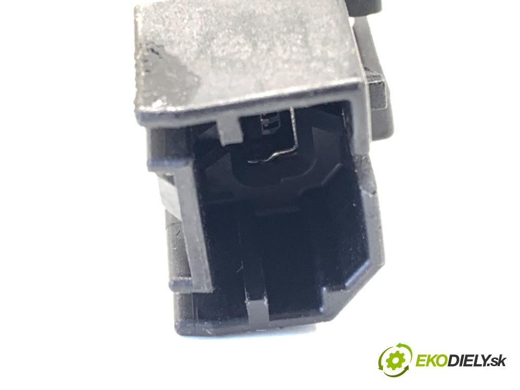 FORD MONDEO MK5 Kombi 2018 88 kW 1.5 TDCi 1499 Rúrka USB DS7T-14D202-AE