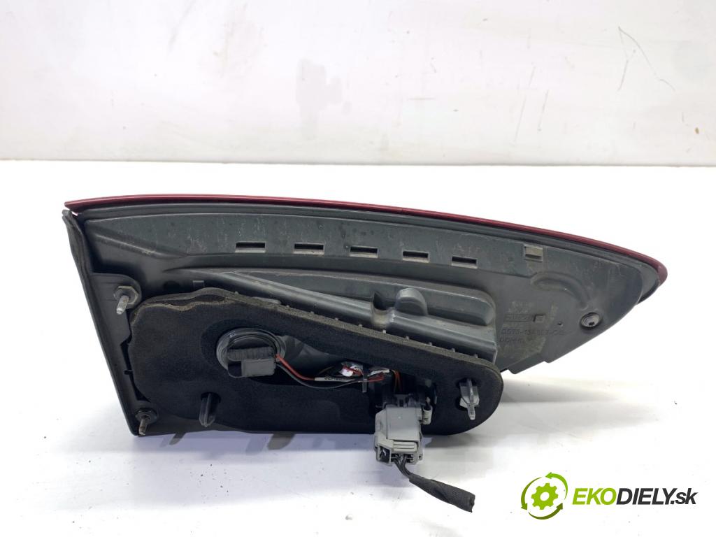 FORD MONDEO MK5 Kombi 2018 88 kW 1.5 TDCi 1499 Svetlo zad pravá vnútorná DS73-13A602-CH (Kľučka dverí ostatné)