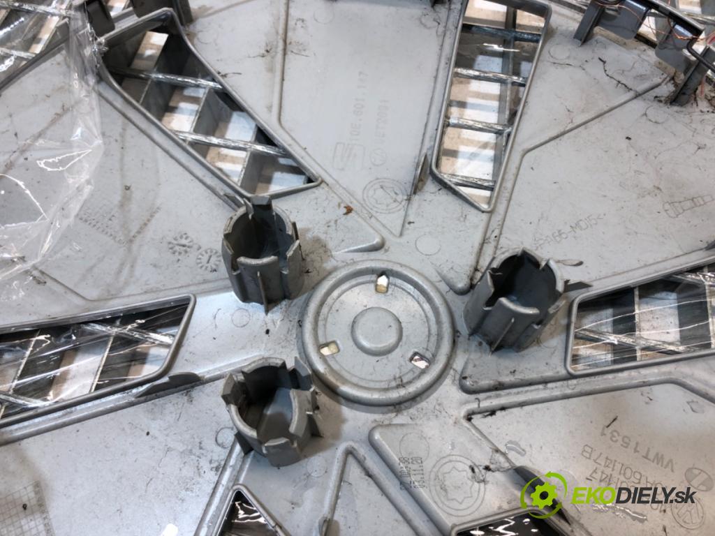 VW ID.3 liftback 2020 150 kW Pro  puklica 2 SZT. 17 10E601147