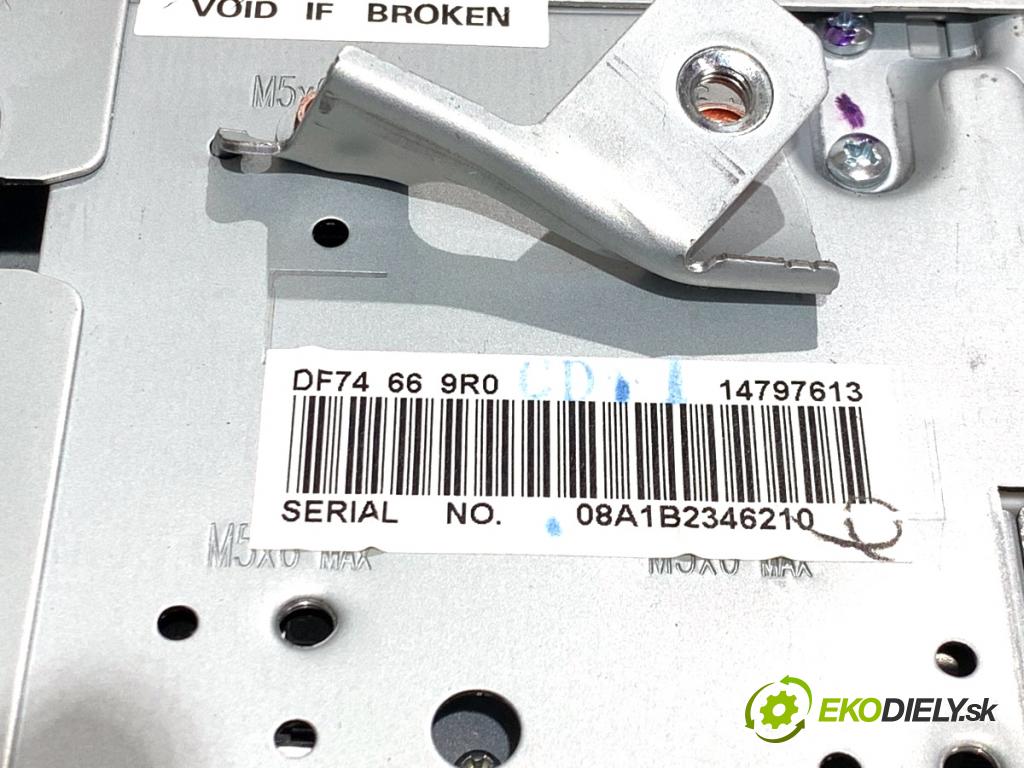 MAZDA 2 DE liftback 2008 63 kW 1.3 (DE3FS) 1349 RADIO  (Audio zařízení)