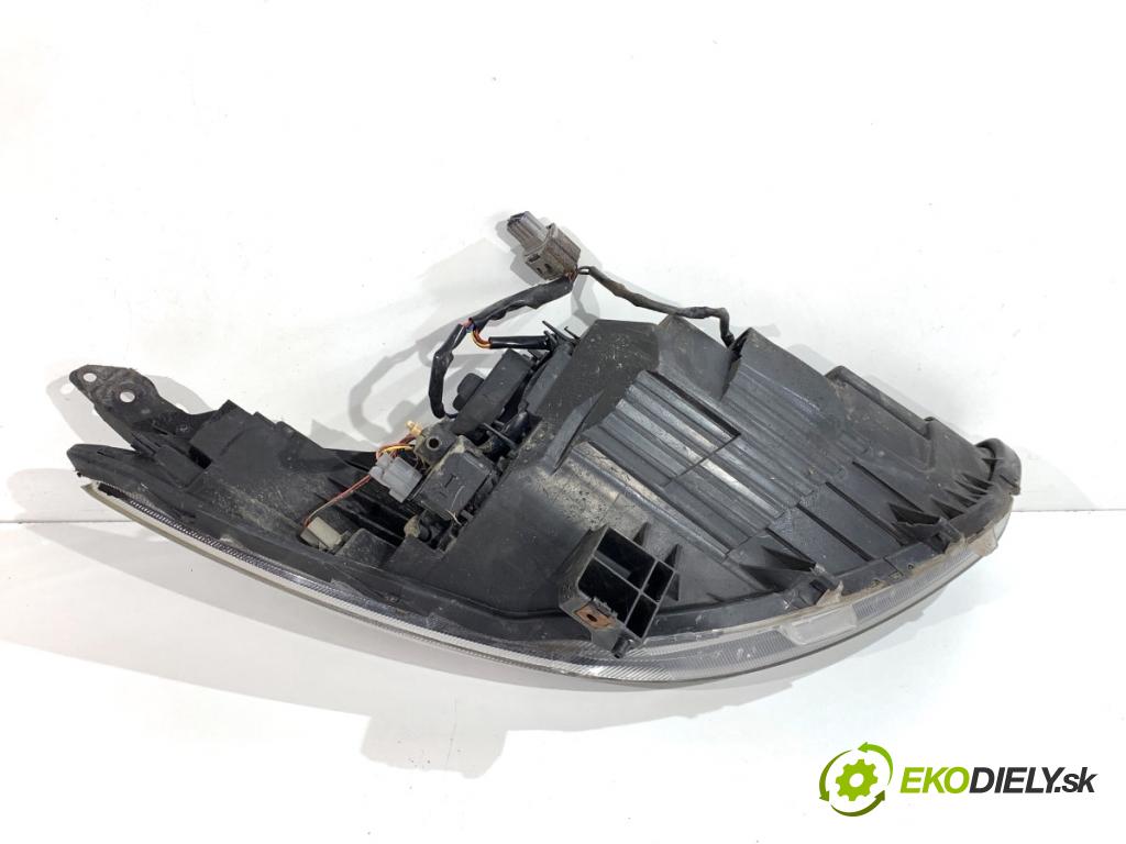 MAZDA 2 DE liftback 2008 63 kW 1.3 (DE3FS) 1349 Svetlomet ľavy predný