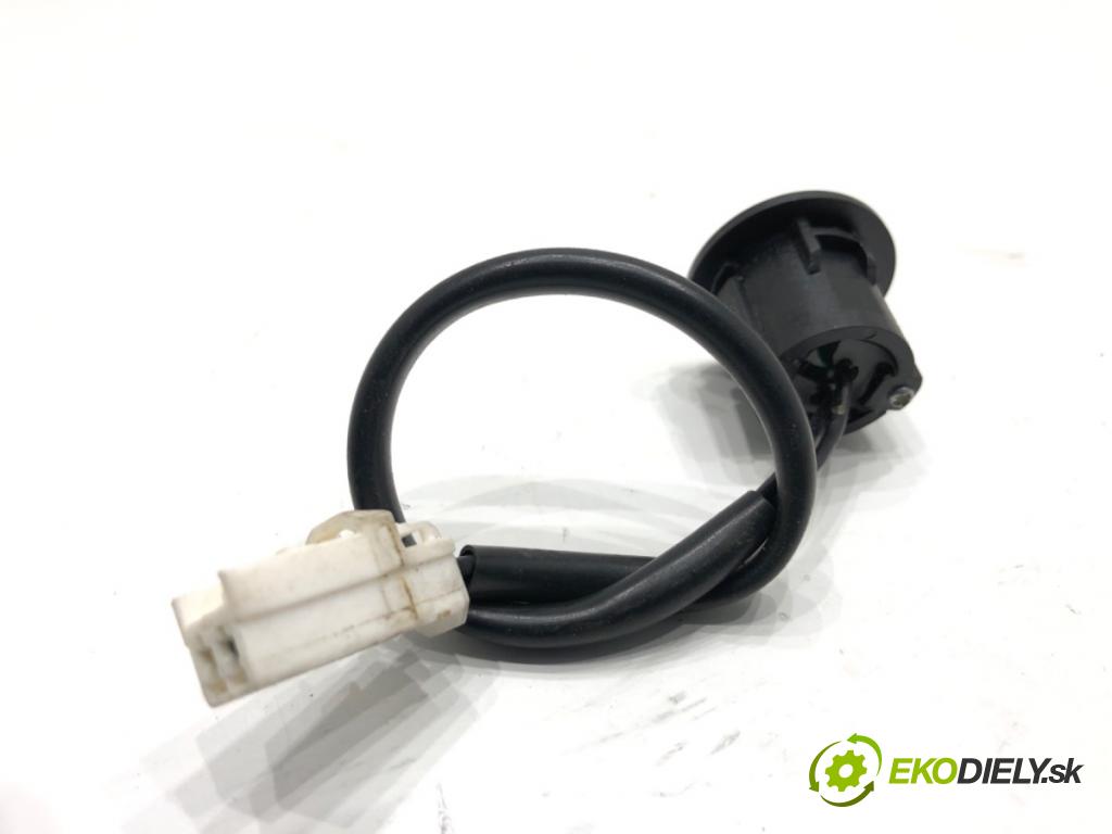 MAZDA 2 DE liftback 2008 63 kW 1.3 (DE3FS) 1349 Kľučka dverí zad