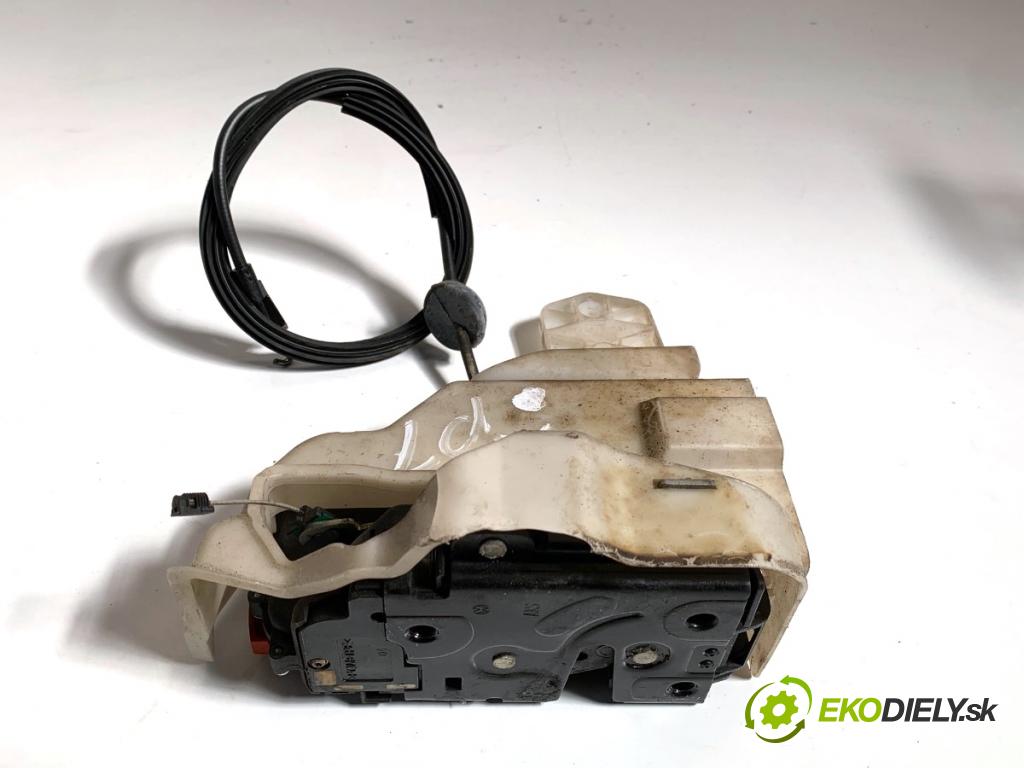 VW TOURAN nadwozie wielkoprzestrzenne (MPV) 2006 77 kW 1.9 TDI 1896 zámok Dvere pravy zad 