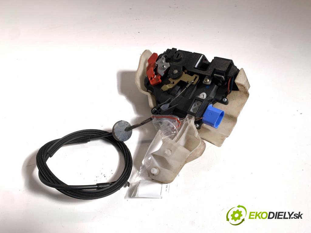 VW TOURAN nadwozie wielkoprzestrzenne (MPV) 2006 77 kW 1.9 TDI 1896 zámok Dvere pravy zad