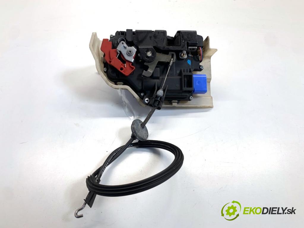 VW TOURAN nadwozie wielkoprzestrzenne (MPV) 2006 77 kW 1.9 TDI 1896 zámok Dvere pravy predný