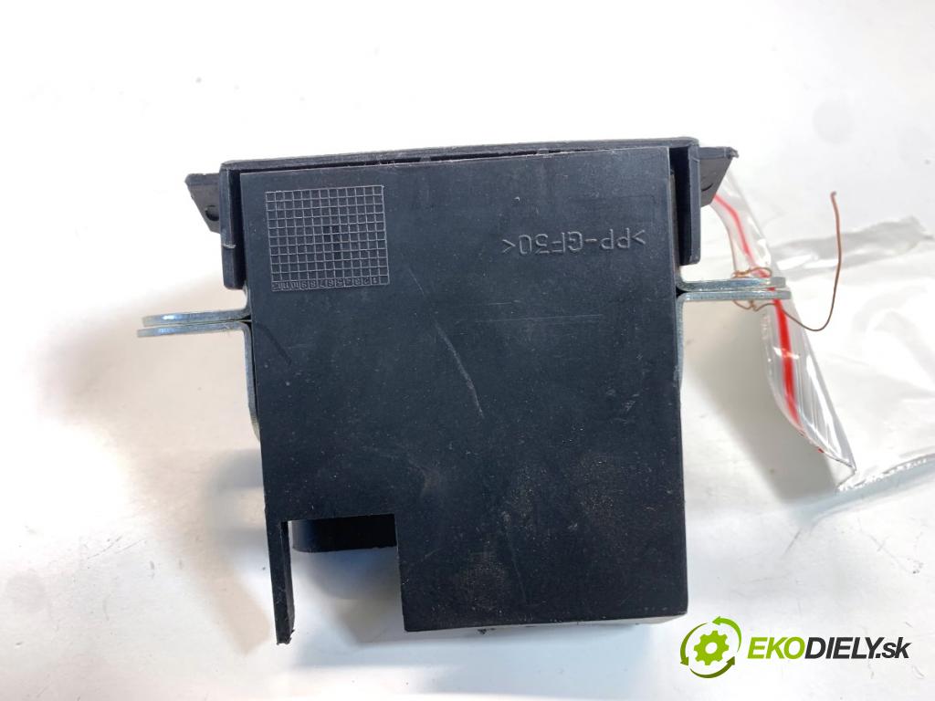 VW TOURAN nadwozie wielkoprzestrzenne (MPV) 2006 77 kW 1.9 TDI 1896 zámok dverí zad