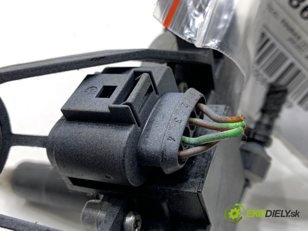 VW TOURAN nadwozie wielkoprzestrzenne (MPV) 2006 77 kW 1.9 TDI 1896 Motor stieračov zad 1T0955711
