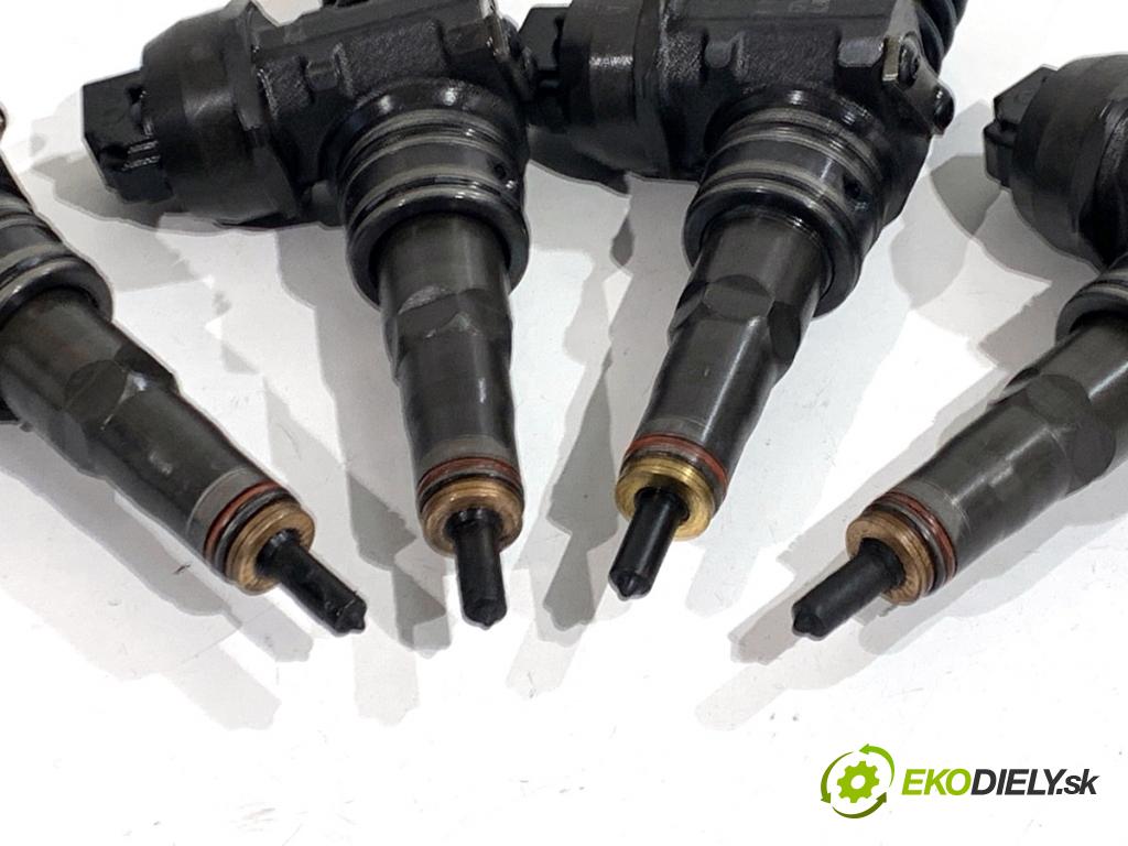 VW TOURAN nadwozie wielkoprzestrzenne (MPV) 2006 77 kW 1.9 TDI 1896 Vstrekovač 038130073AG