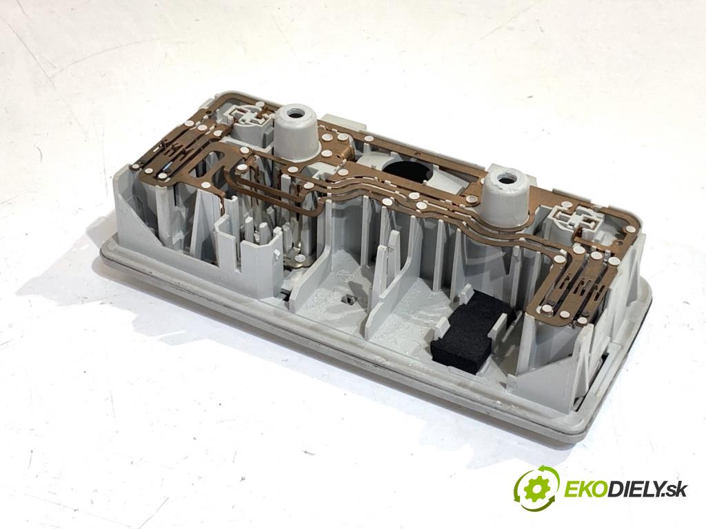 VW TOURAN nadwozie wielkoprzestrzenne (MPV) 2006 77 kW 1.9 TDI 1896 Svetlo stropné 3B0947105C