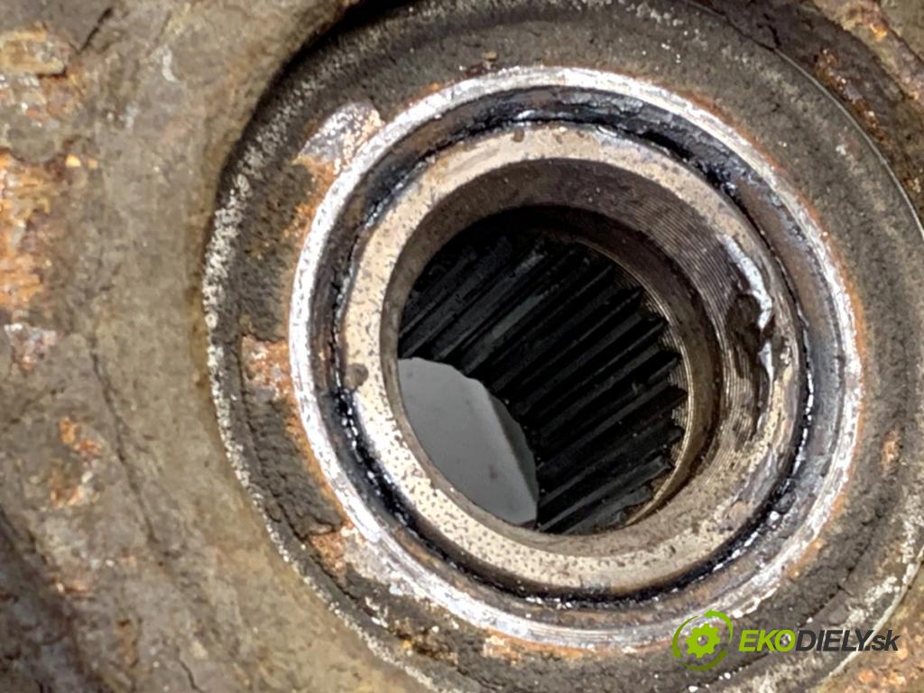 SUZUKI SWIFT III liftback 2006 68 kW 1.3 (RS 413) 1328 náboj ľavy predný