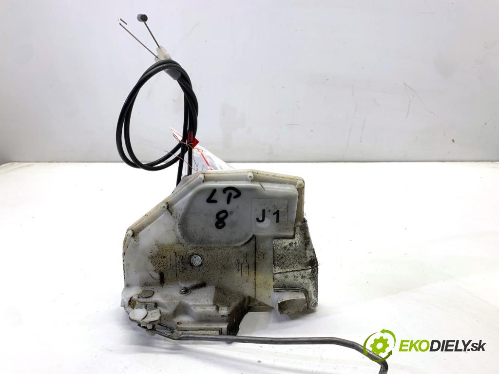 SUZUKI SWIFT III liftback 2006 68 kW 1.3 (RS 413) 1328 zámok Dvere ľavy predný