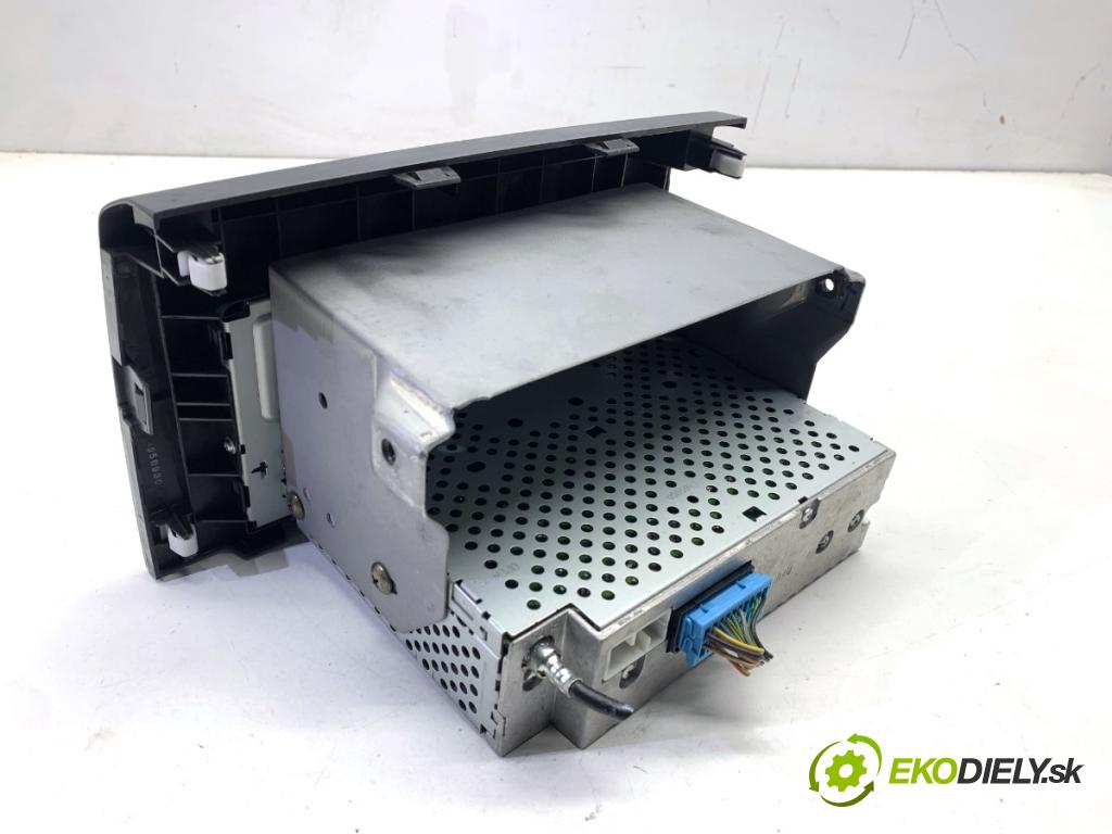 SUZUKI SWIFT III liftback 2006 68 kW 1.3 (RS 413) 1328 RADIO 39101-62J0 (Audio zariadenie)