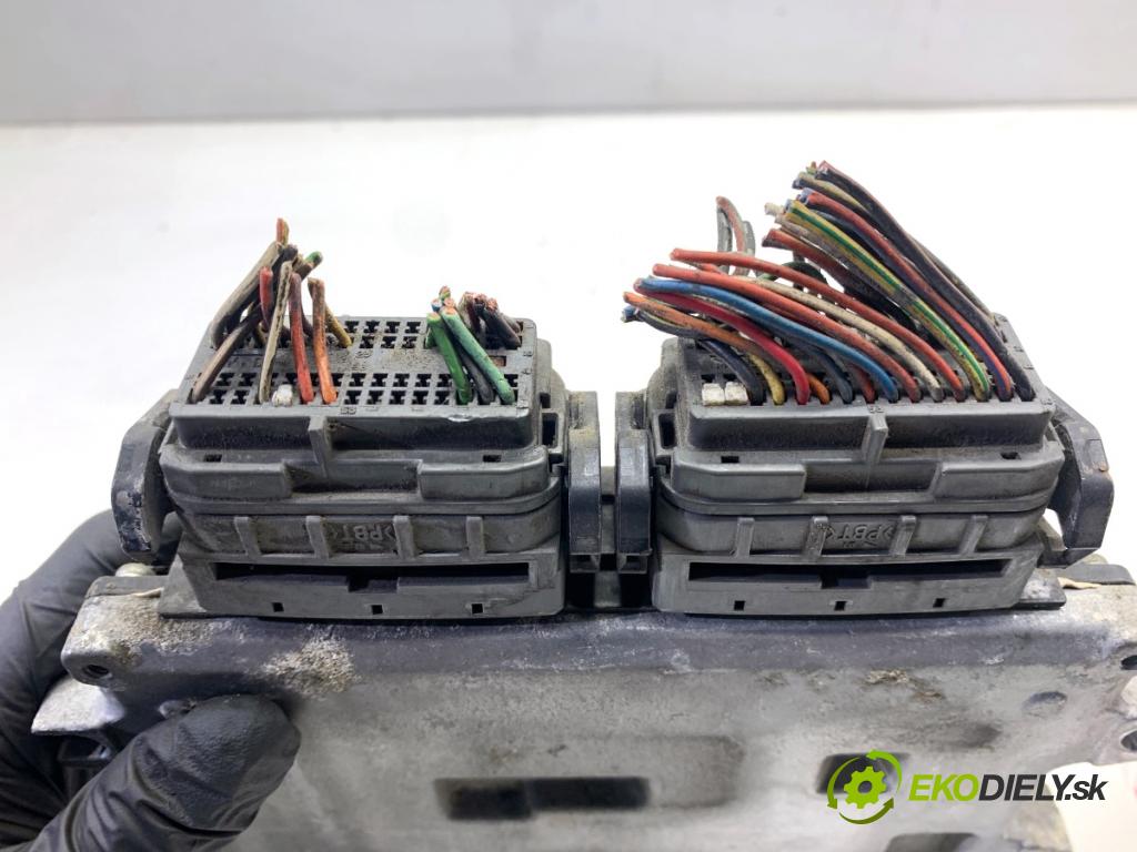 SUZUKI SWIFT III liftback 2006 68 kW 1.3 (RS 413) 1328 řídící jednotka motora 33920-62J0 (Řídicí jednotka)