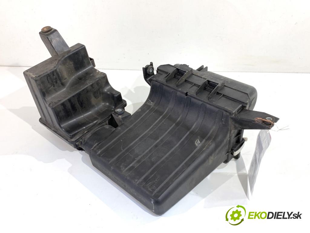 SUZUKI SWIFT III liftback 2006 68 kW 1.3 (RS 413) 1328 Obal filtra vzduchu  (Obal vzduchového filtra)