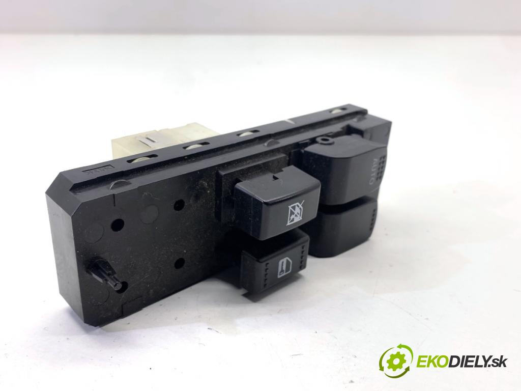 SUZUKI SWIFT III liftback 2006 68 kW 1.3 (RS 413) 1328 Prepínač okien 62J102695T (Prepínacie páčky pod volantom)