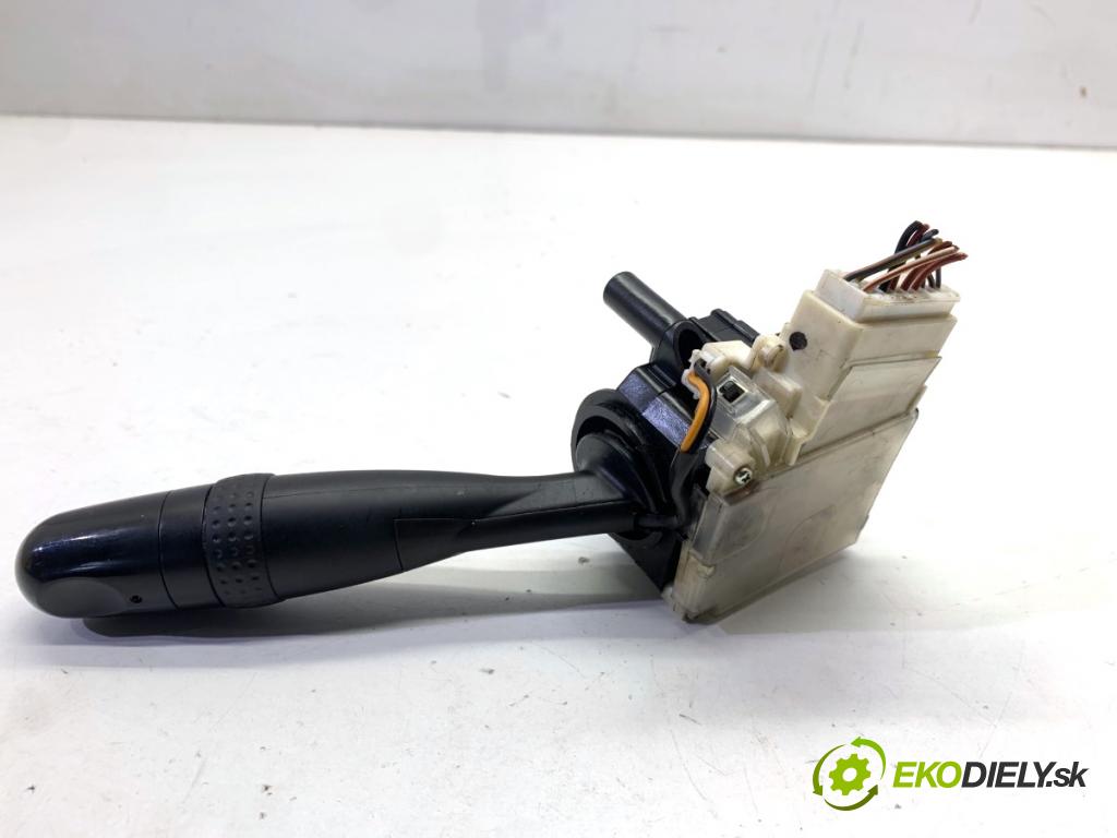 SUZUKI SWIFT III liftback 2006 68 kW 1.3 (RS 413) 1328 Prepínač smeroviek  (Prepínacie páčky pod volantom)