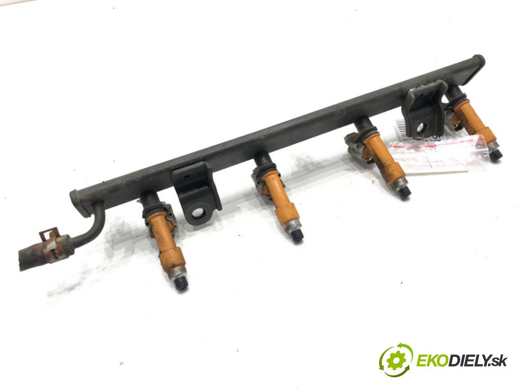 SUZUKI SWIFT III liftback 2006 68 kW 1.3 (RS 413) 1328 Lišta vstrekovacia 297500-0120 (Vstrekovacia lišta)