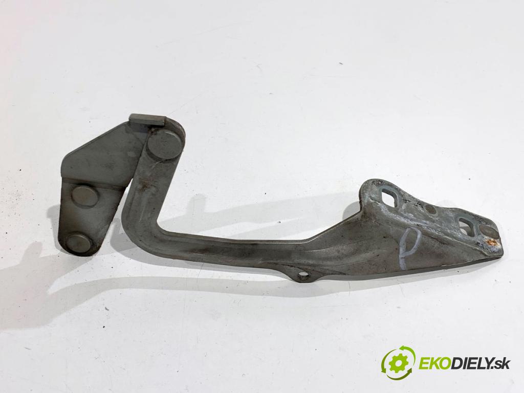 FORD FOCUS II Kombi 2008 85 kW 1.6 Ti 1596 Záves kapoty pravy predný 4M51-16800-AA