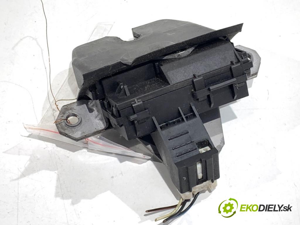 FORD FOCUS II Kombi 2008 85 kW 1.6 Ti 1596 zámok dverí zad 8M51-R442A66-AB