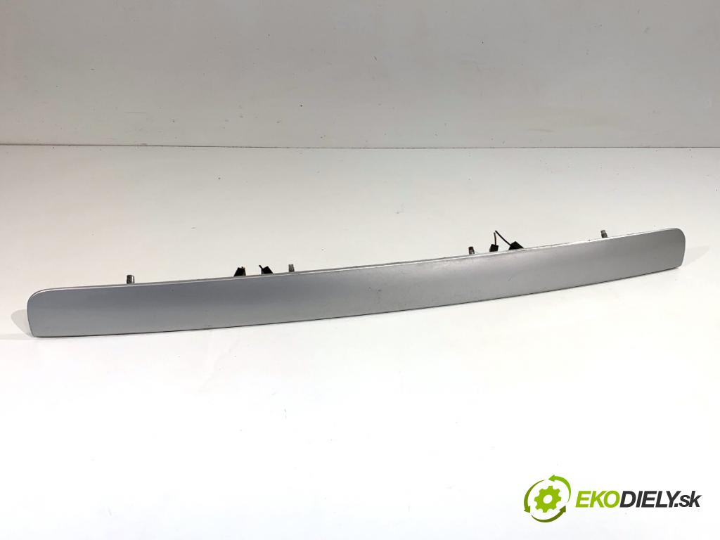 FORD FOCUS II Kombi 2008 85 kW 1.6 Ti 1596 lišta dveří zadní část 