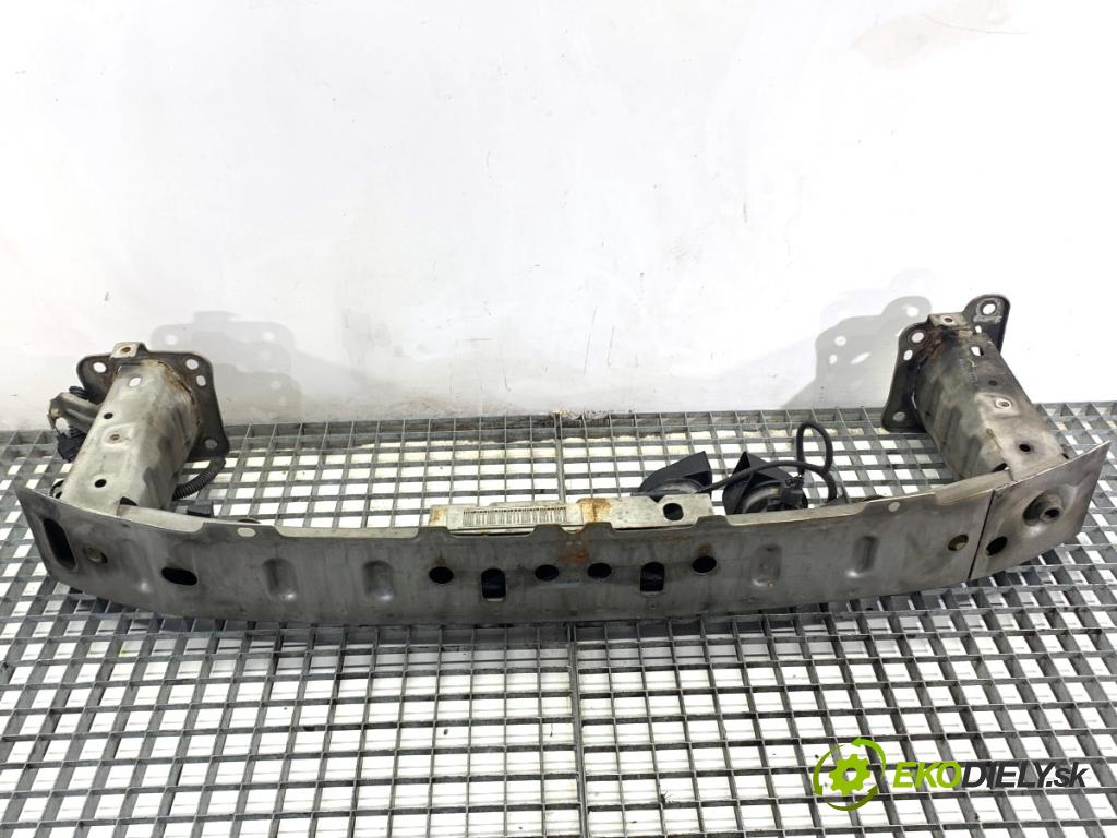 FORD FOCUS II Kombi 2008 85 kW 1.6 Ti 1596 výztuha nárazníka přední část  (Přední výztuha)