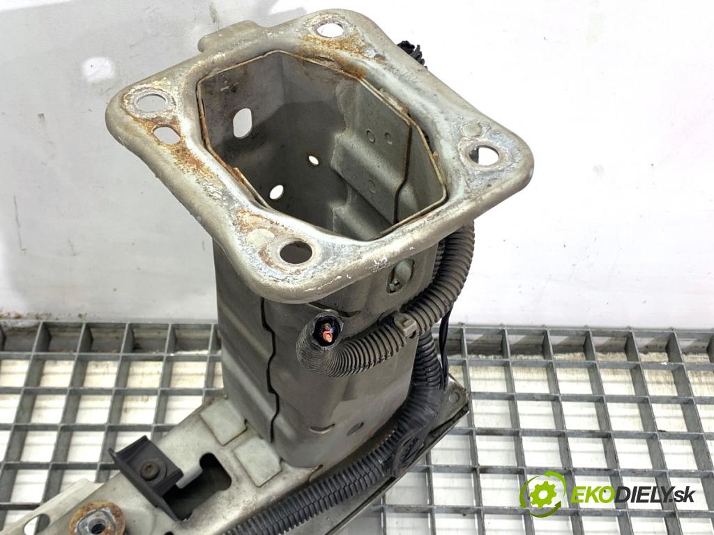 FORD FOCUS II Kombi 2008 85 kW 1.6 Ti 1596 Výstuha nárazníka predný (Výstuha predná)