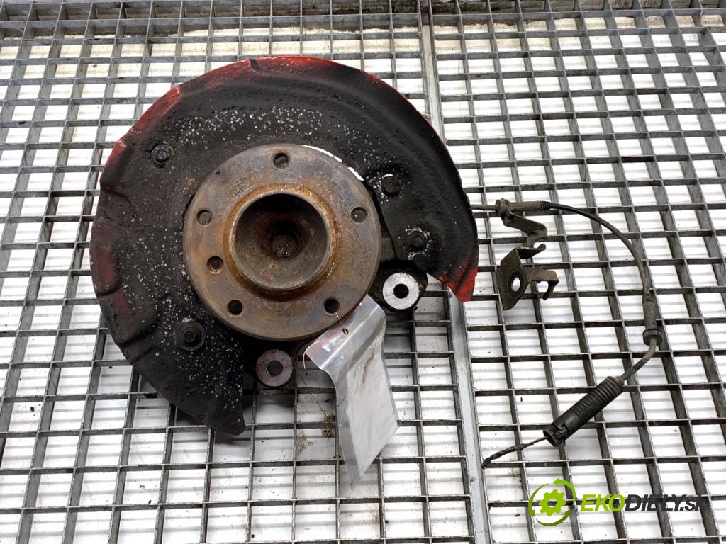 BMW E90 sedan 2006 95 kW 318 i 1995 náboj levý přední část 6773209