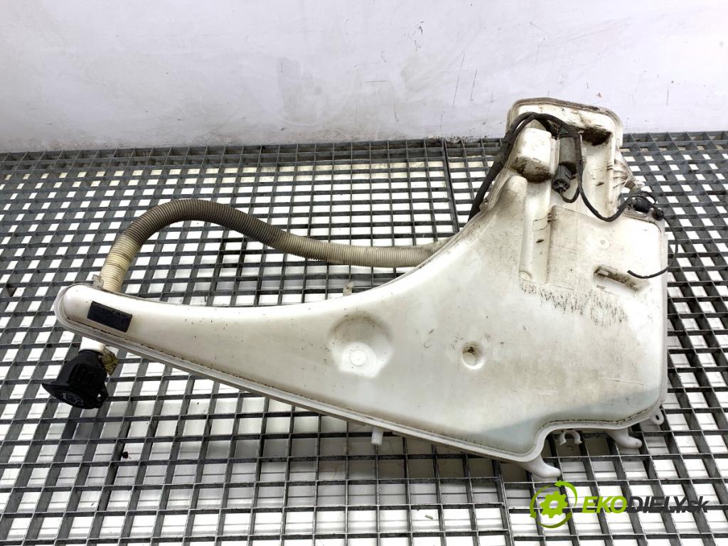 BMW E90 sedan 2006 95 kW 318 i 1995 Nádržka ostrekovačov 7068996