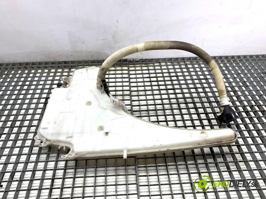 BMW E90 sedan 2006 95 kW 318 i 1995 Nádržka ostrekovačov 7068996