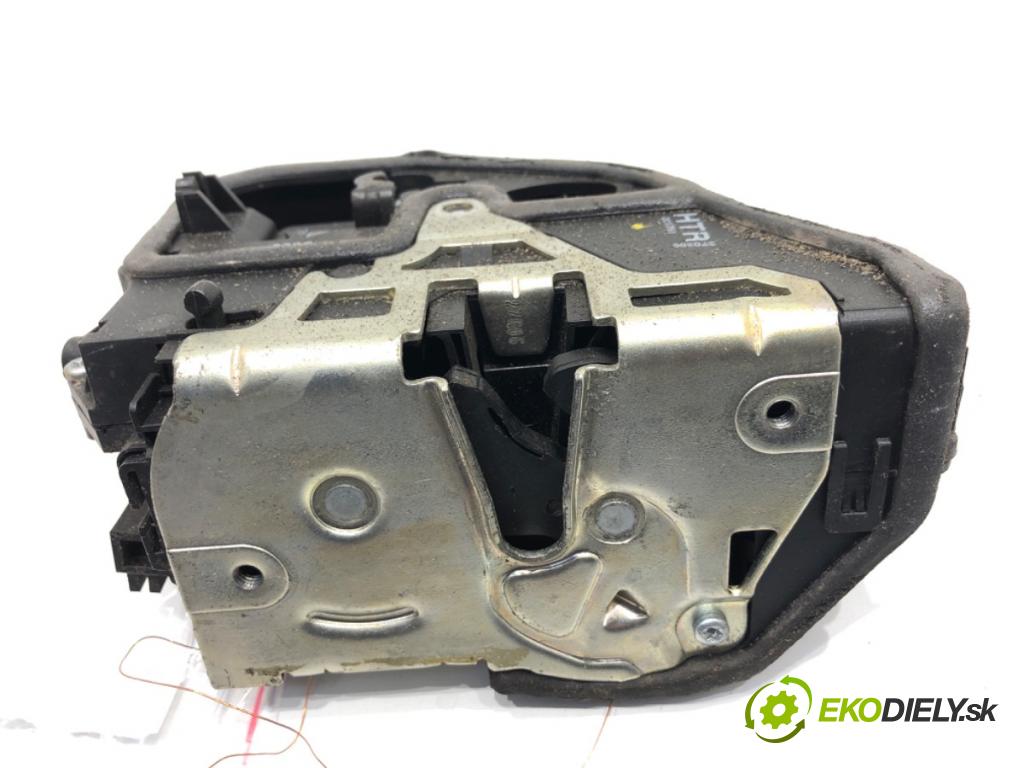 BMW E90 sedan 2006 95 kW 318 i 1995 zámok Dvere pravy zad 7060296