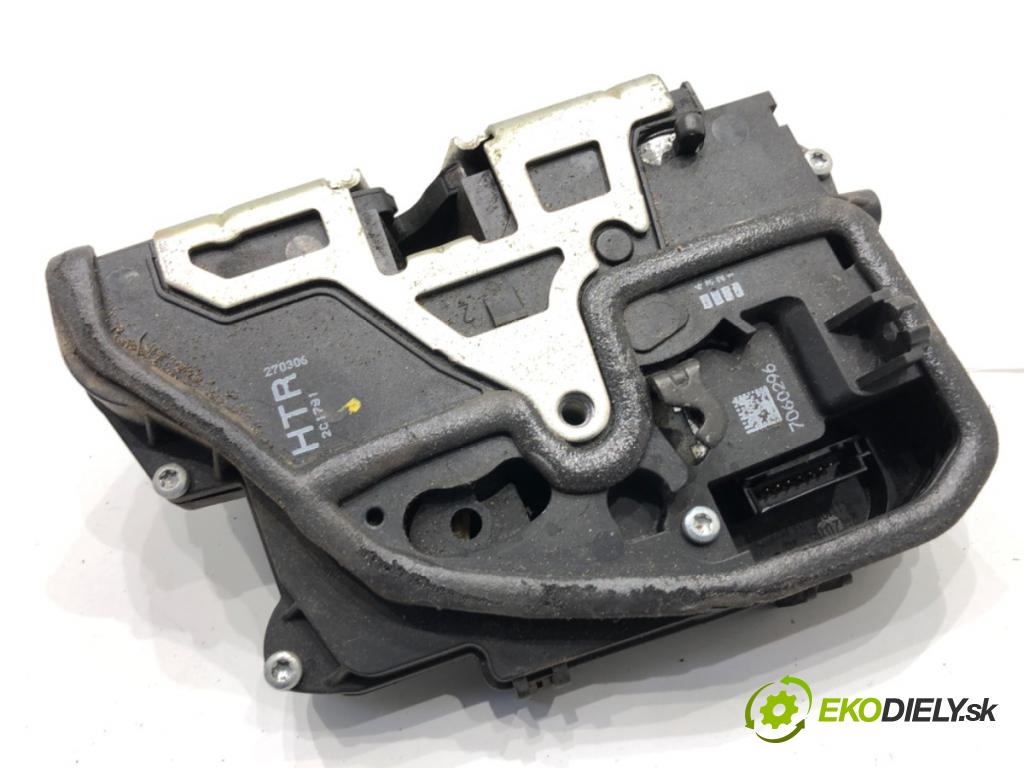 BMW E90 sedan 2006 95 kW 318 i 1995 zámok Dvere pravy zad 7060296