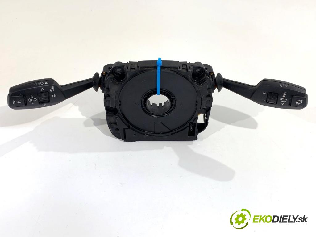 BMW E90 sedan 2006 95 kW 318 i 1995 přepínač kombinovaný 6989574 (Páčky pod volantem)