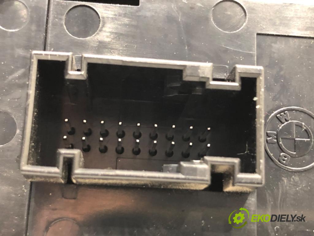 BMW E90 sedan 2006 95 kW 318 i 1995 Prepínač okien 6948623 (Prepínacie páčky pod volantom)