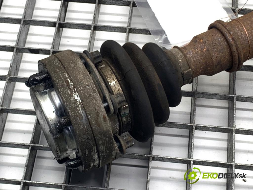 BMW E90 sedan 2006 95 kW 318 i 1995 poloos pravý zadní část