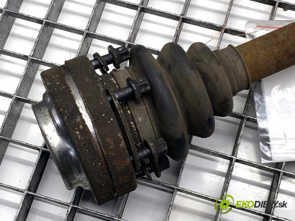 BMW E90 sedan 2006 95 kW 318 i 1995 poloos levý zadní část