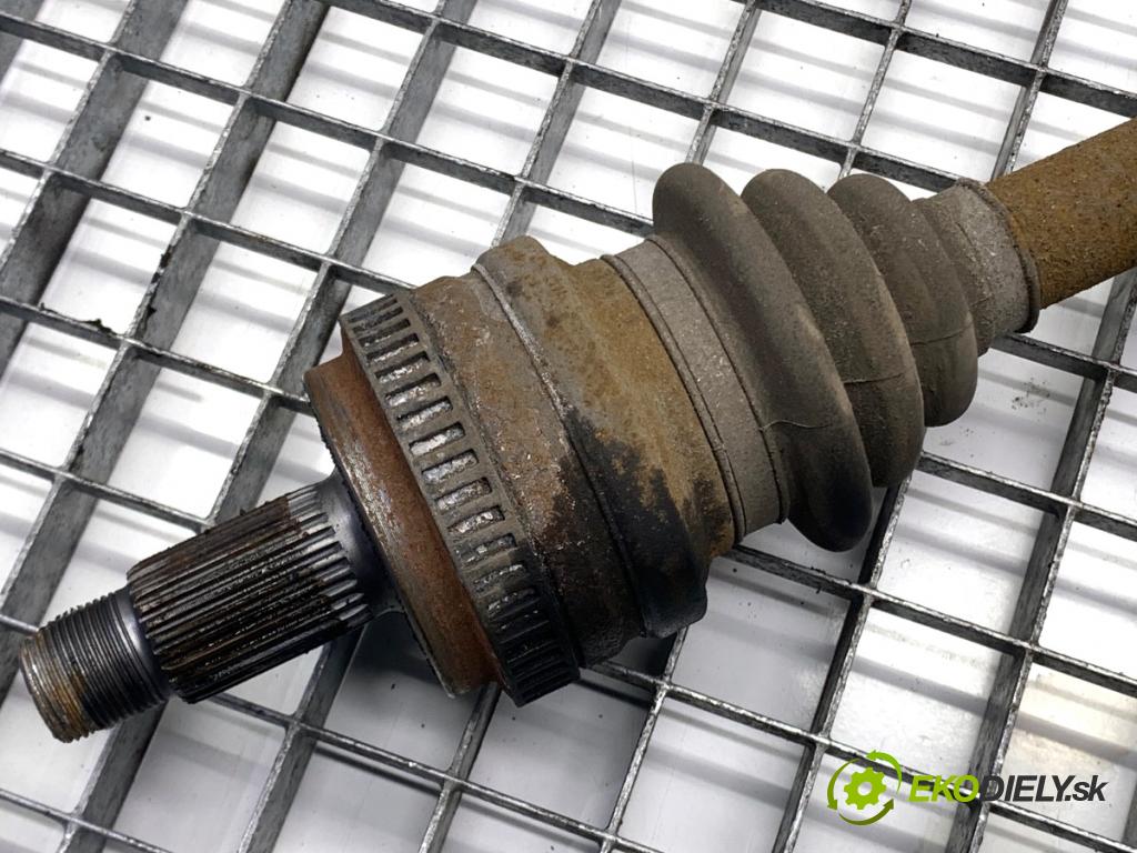 BMW E90 sedan 2006 95 kW 318 i 1995 poloos levý zadní část