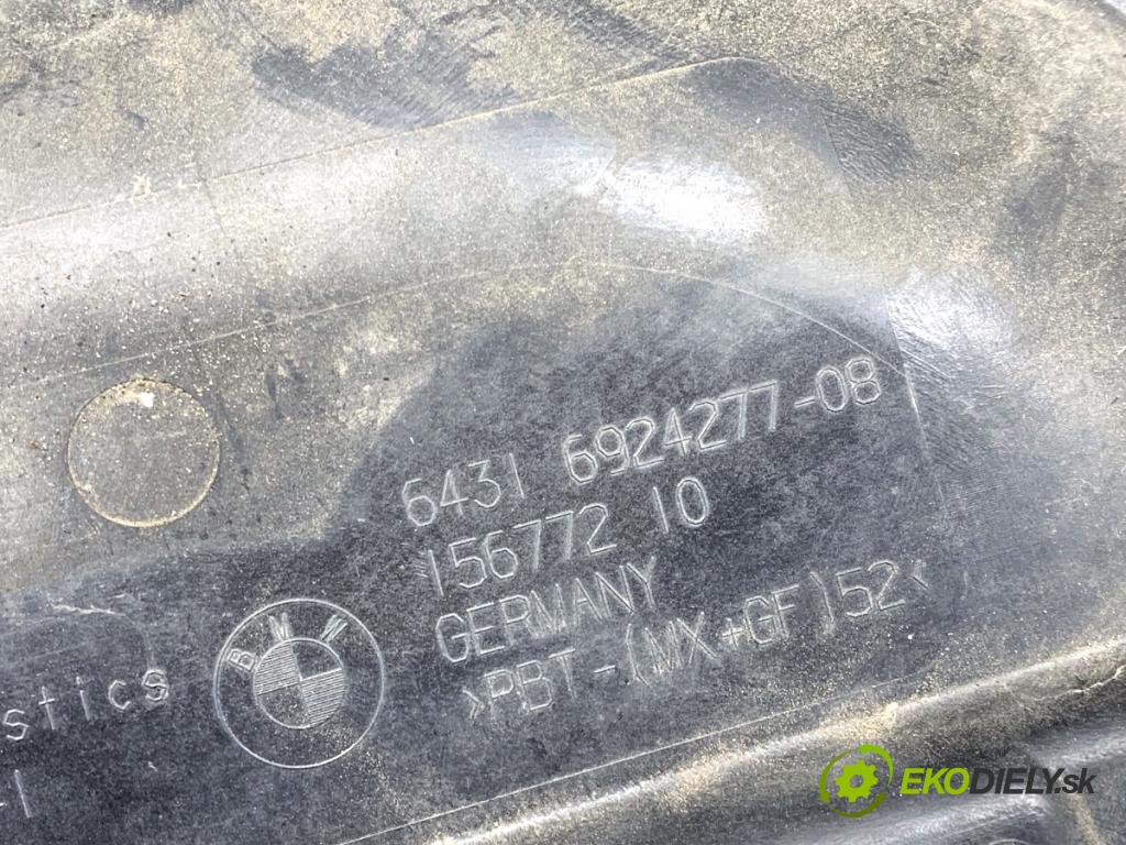 BMW E90 sedan 2006 95 kW 318 i 1995 torpédo plast pod čelní okno 6924277 (Plast pod čelním sklem)