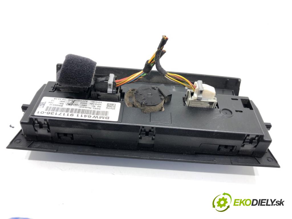 BMW E90 sedan 2006 95 kW 318 i 1995 Panel ovládaní topení 9117136 (Páčky pod volantem)