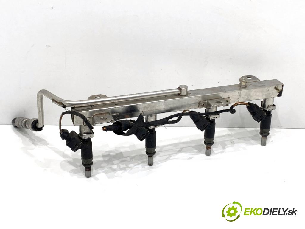 BMW E90 sedan 2006 95 kW 318 i 1995 Lišta vstrekovacia 7506158 (Vstrekovacia lišta)