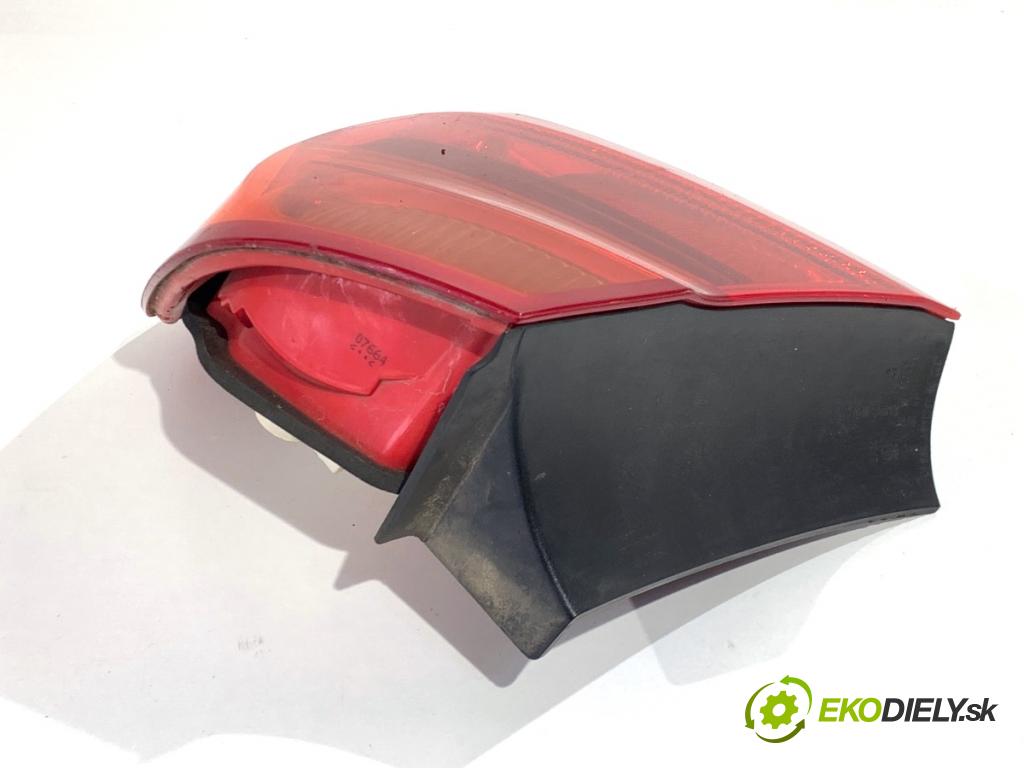 BMW E90 sedan 2006 95 kW 318 i 1995 Svetlo pravy zad 6937458