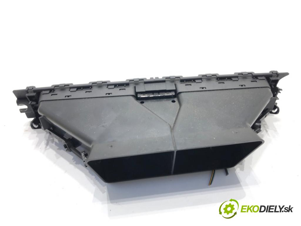 BMW E90 sedan 2006 95 kW 318 i 1995 Mriežky kúrenia predný