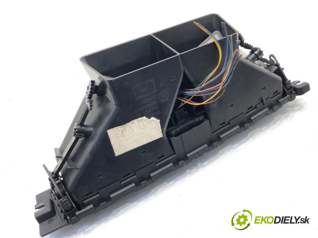 BMW E90 sedan 2006 95 kW 318 i 1995 Mriežky kúrenia predný