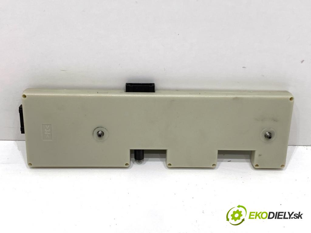 BMW E90 sedan 2006 95 kW 318 i 1995 ANTENA 6928934