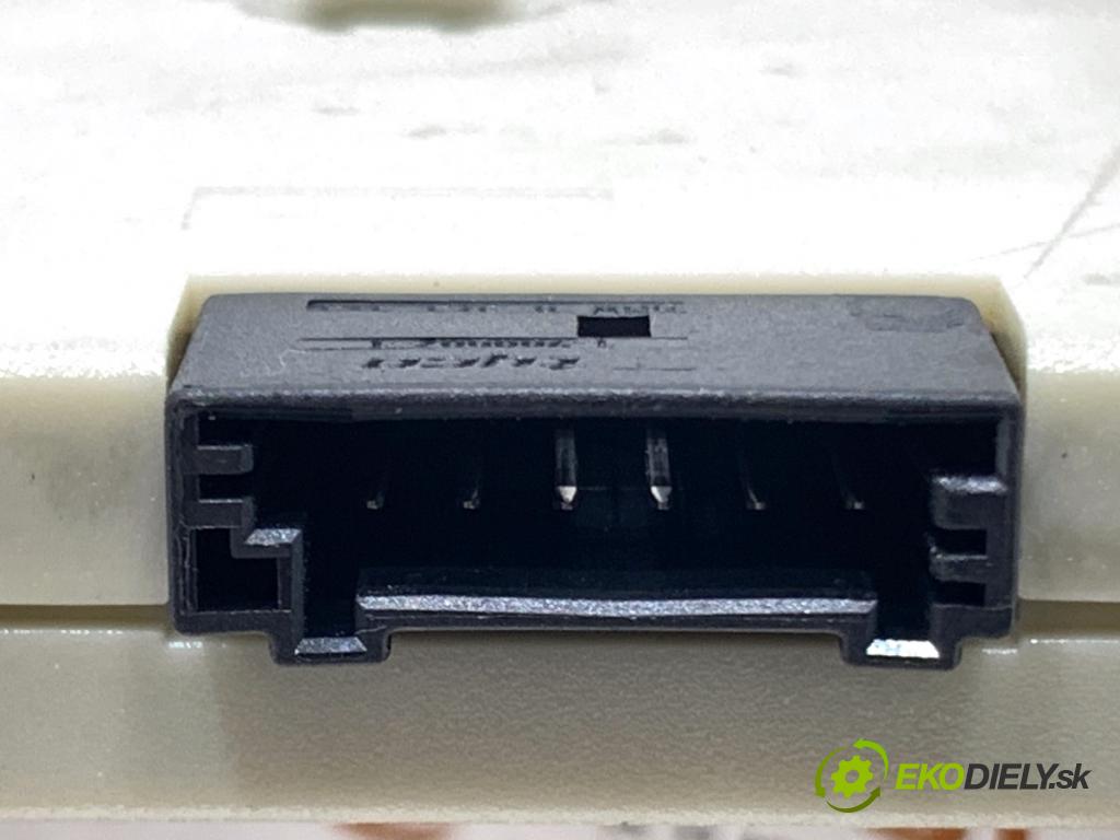 BMW E90 sedan 2006 95 kW 318 i 1995 ANTENA 6928934