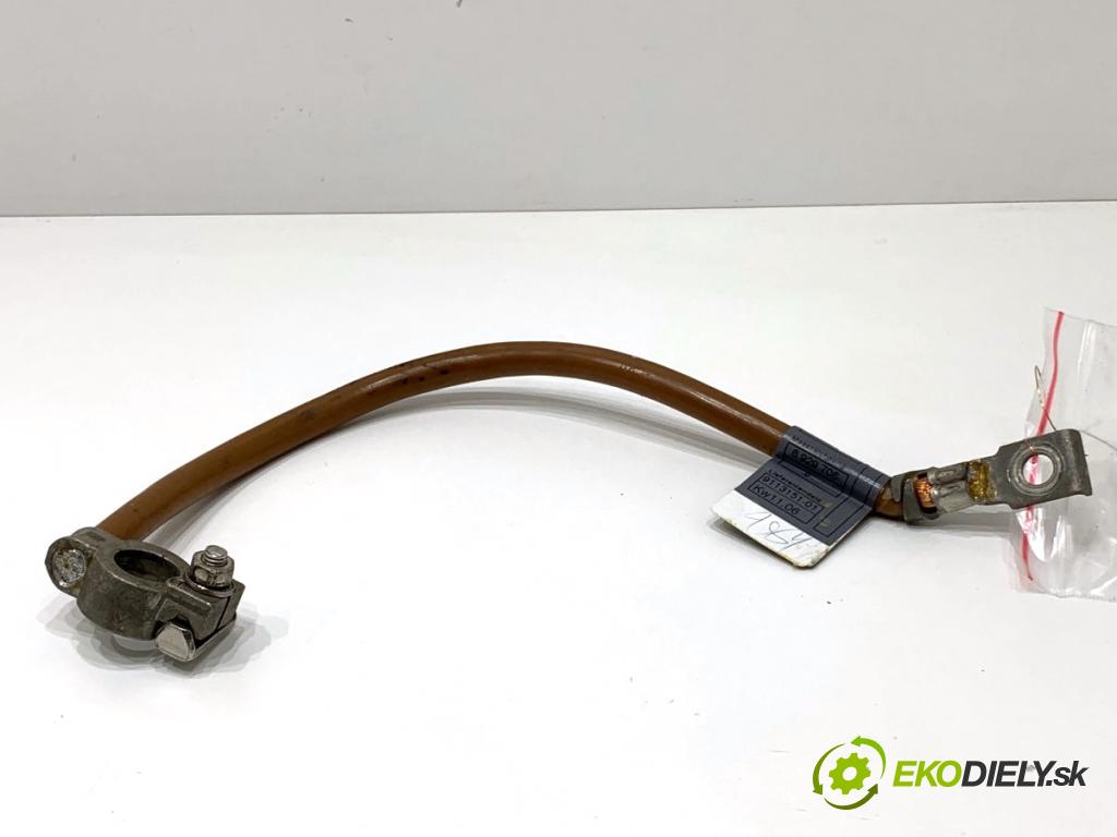 BMW E90 sedan 2006 95 kW 318 i 1995 svorka MINUS: 9113151