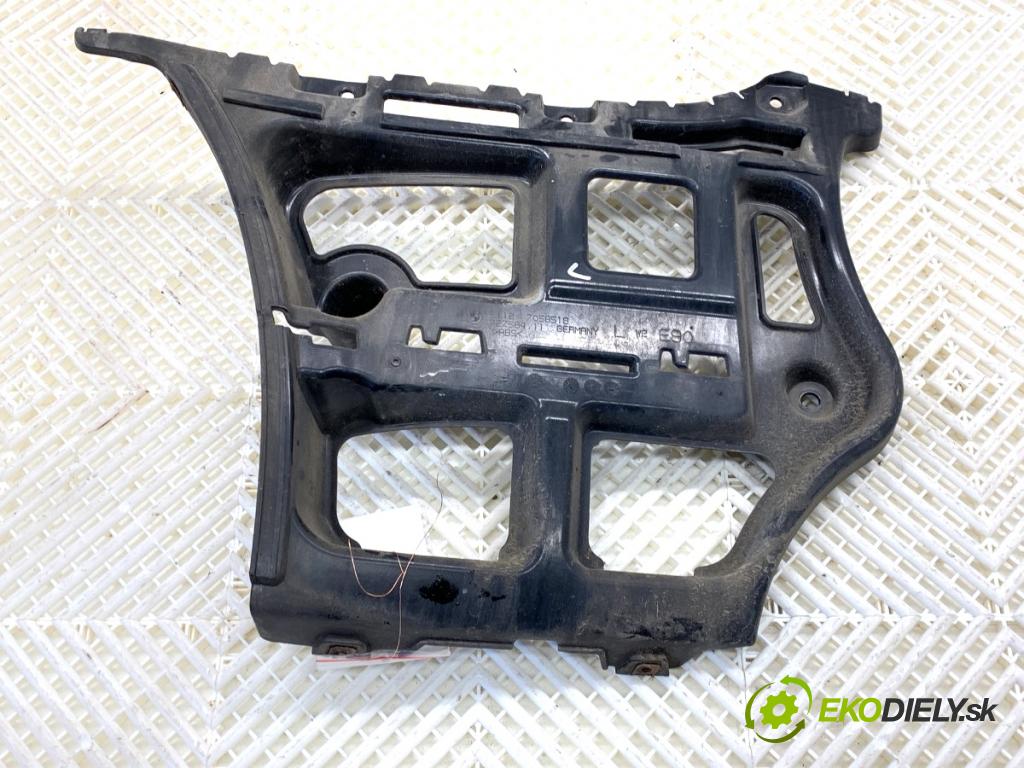 BMW E90 sedan 2006 95 kW 318 i 1995 Úchyt nárazníka ľavy zad 7058519