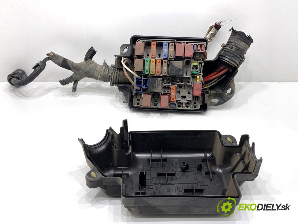 FIAT TIPO sedan 2016 70 kW 1.4 (356SXA1B) 1368 skříňka poistková  (Pojistková skříňka)