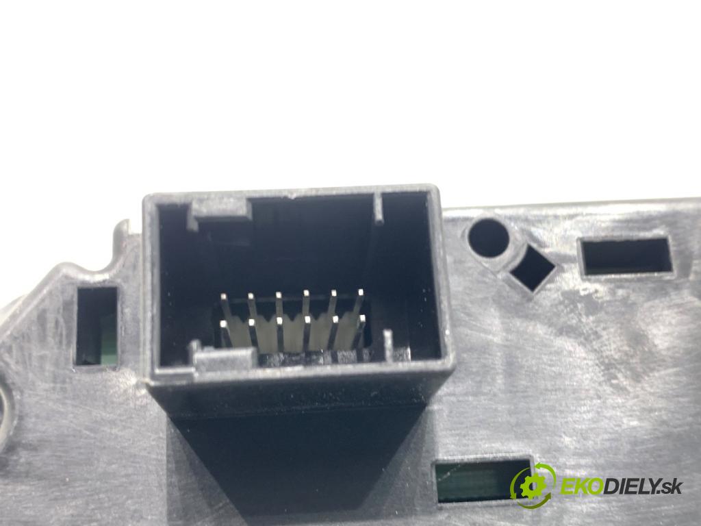 FIAT TIPO sedan 2016 70 kW 1.4 (356SXA1B) 1368 přepínač kombinovaný 07356529000 (Páčky pod volantem)