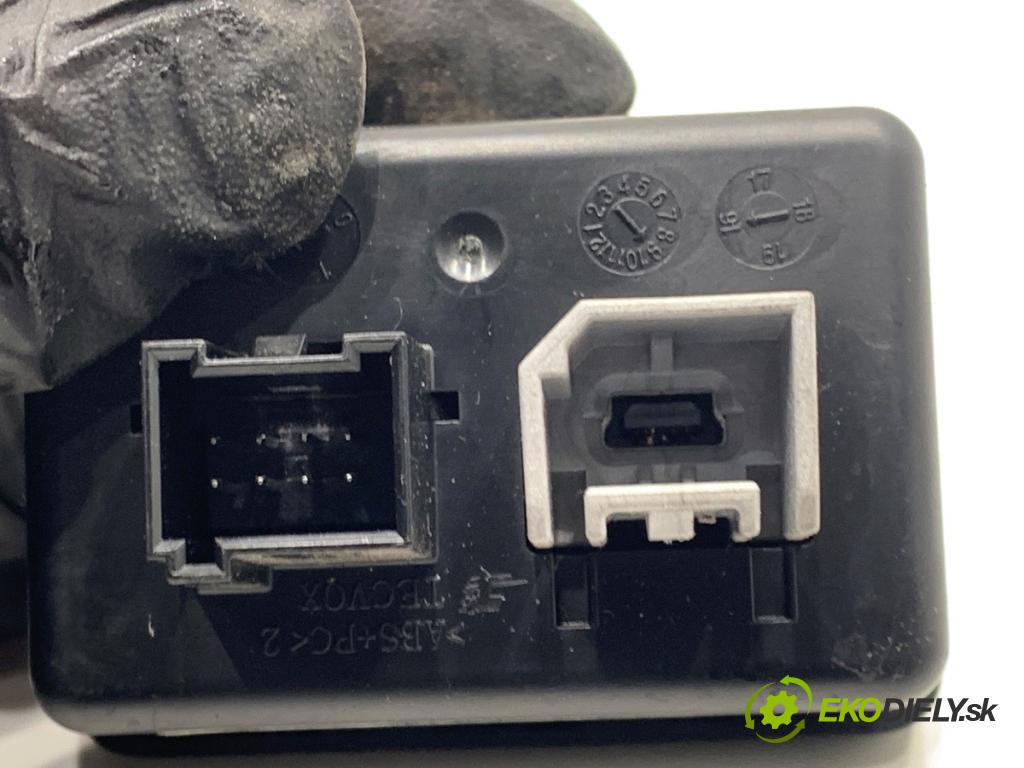 FIAT TIPO sedan 2016 70 kW 1.4 (356SXA1B) 1368 HNÍZDO: USB 7356608750